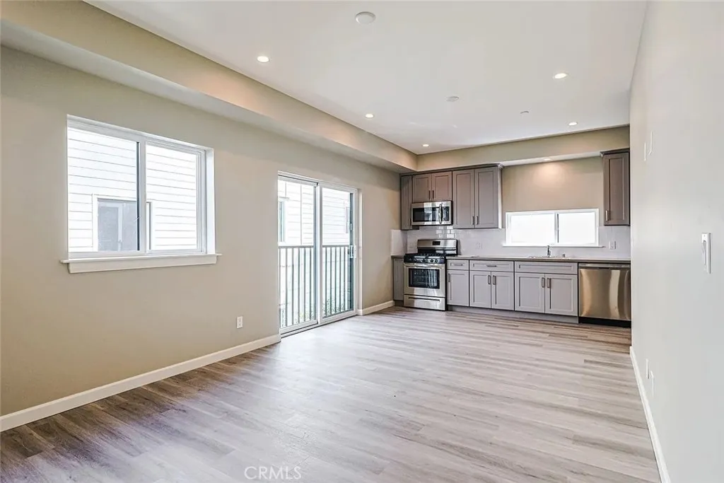 5261 Harmony Avenue, North Hollywood, California 91601 home-pic-26