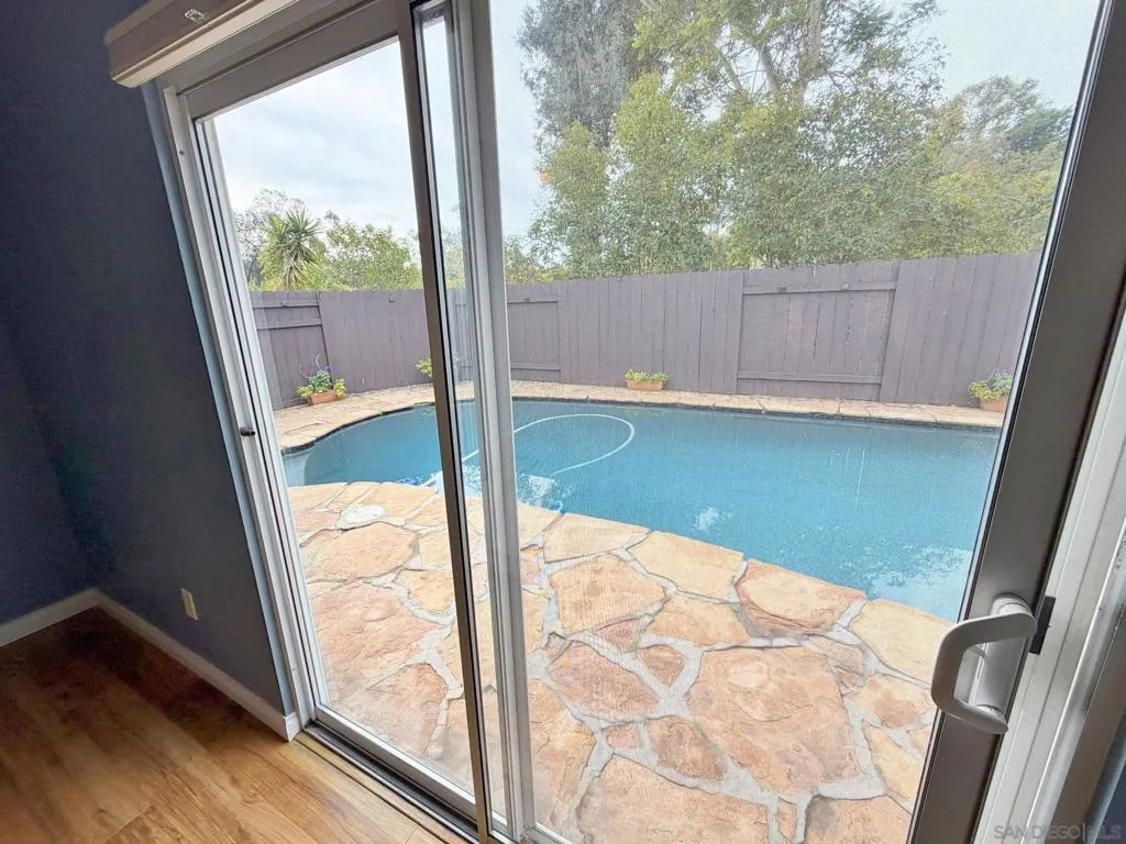 9970 Mesa Madera Dr, San Diego, California 92131 home-pic-24
