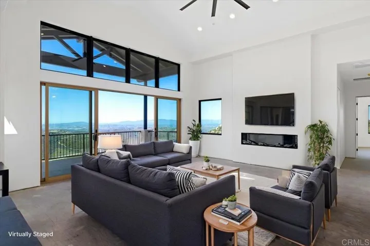 9607 Misty Meadow Lane, Escondido, California 92026
