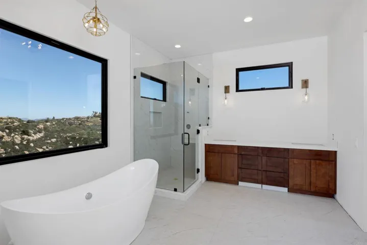 9607 Misty Meadow Lane, Escondido, California 92026