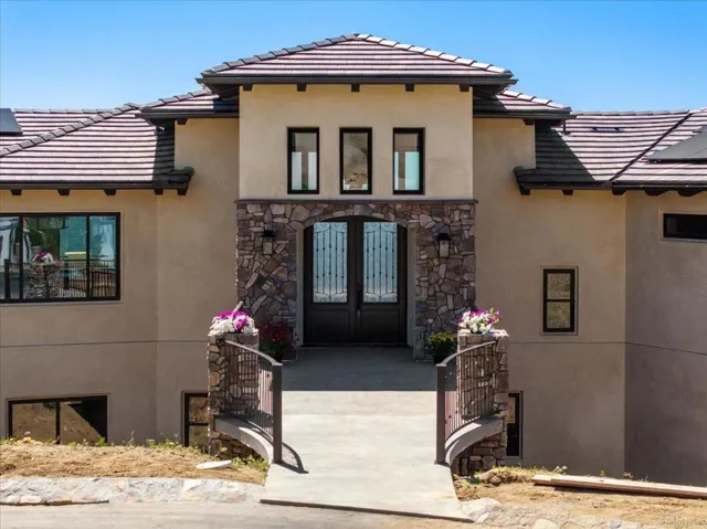 9607 Misty Meadow Lane, Escondido, California 92026