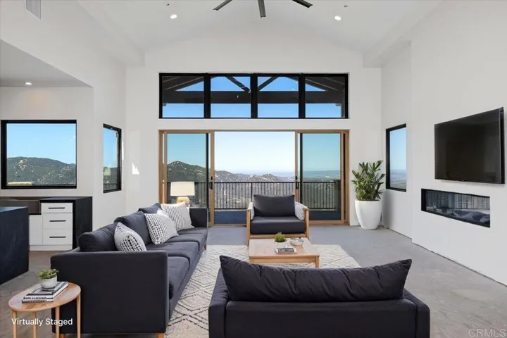 9607 Misty Meadow Lane, Escondido, California 92026