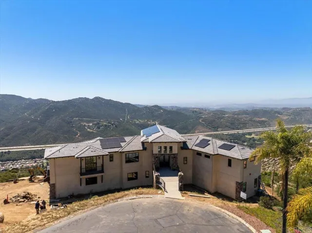 9607 Misty Meadow Lane, Escondido, California 92026