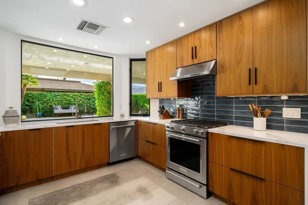 12 Dartmouth Drive, Rancho Mirage, California 92270 home-pic-11