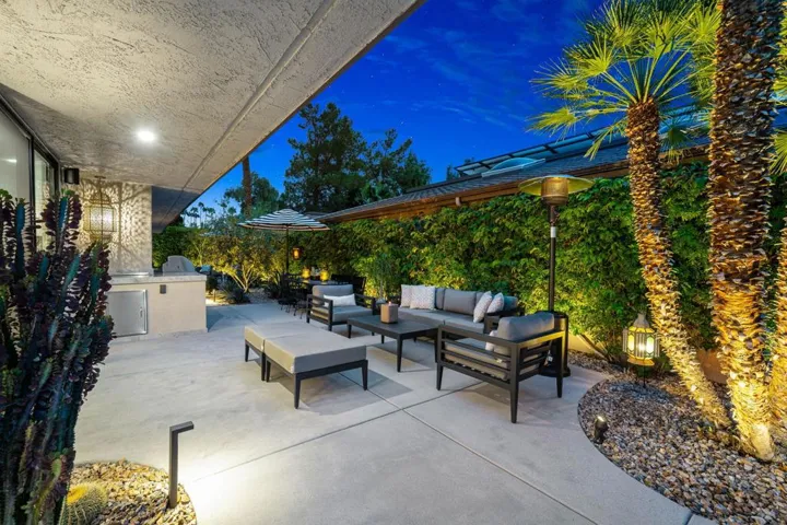 Dusk Patio w/ Built In BBQ