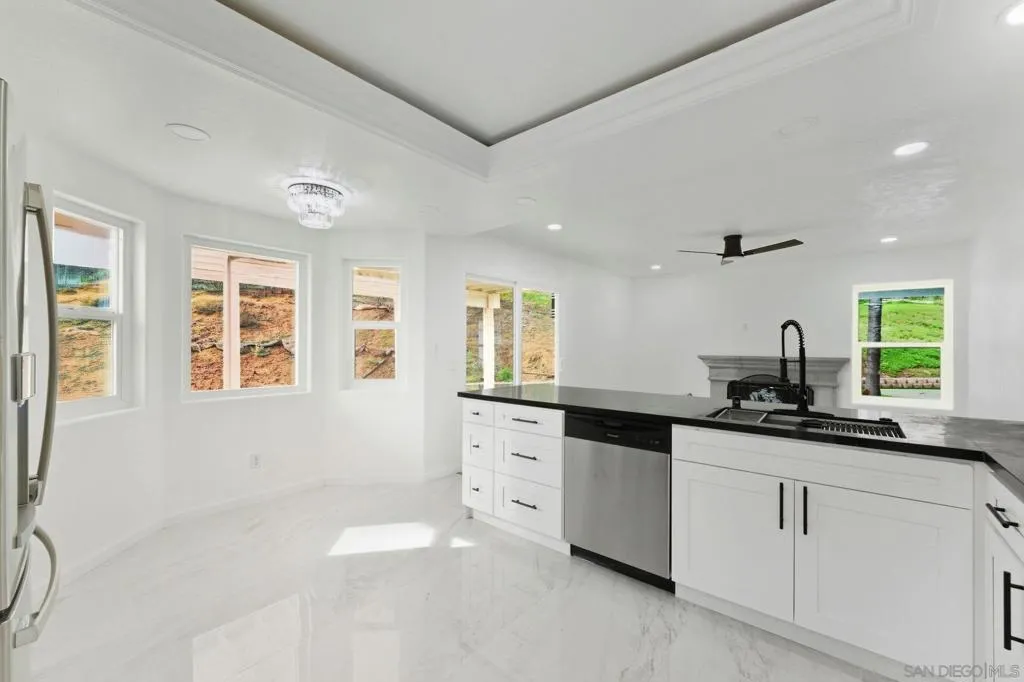 13625 Darryl Ct, El Cajon, California 92021 home-pic-20