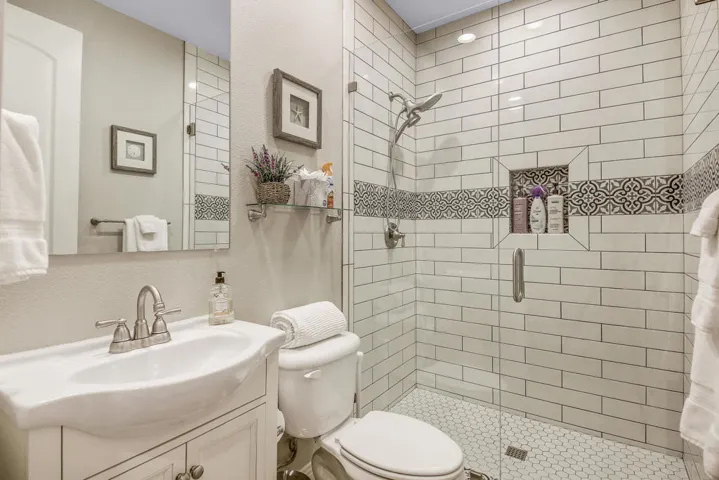 30 BATHROOM FULL SIZE