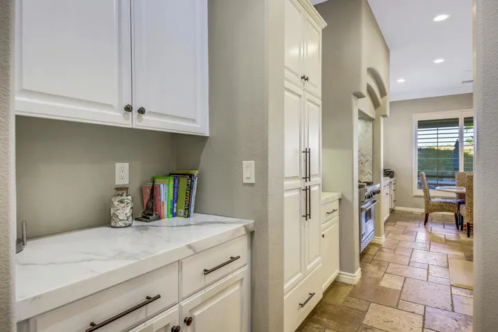 20 KITCHEN FULL SIZE