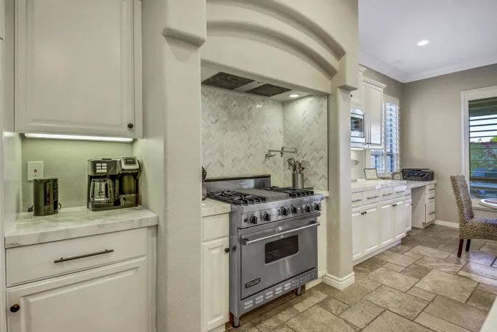 19 KITCHEN FULL SIZE