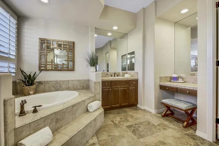 38 MASTER BATH FULL SIZE