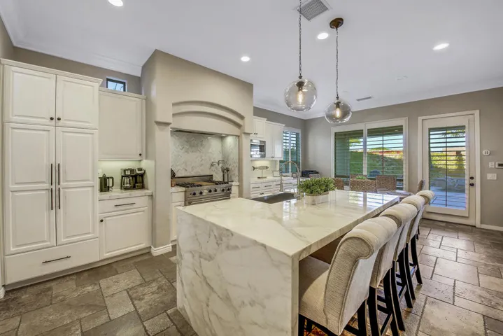 18 KITCHEN FULL SIZE