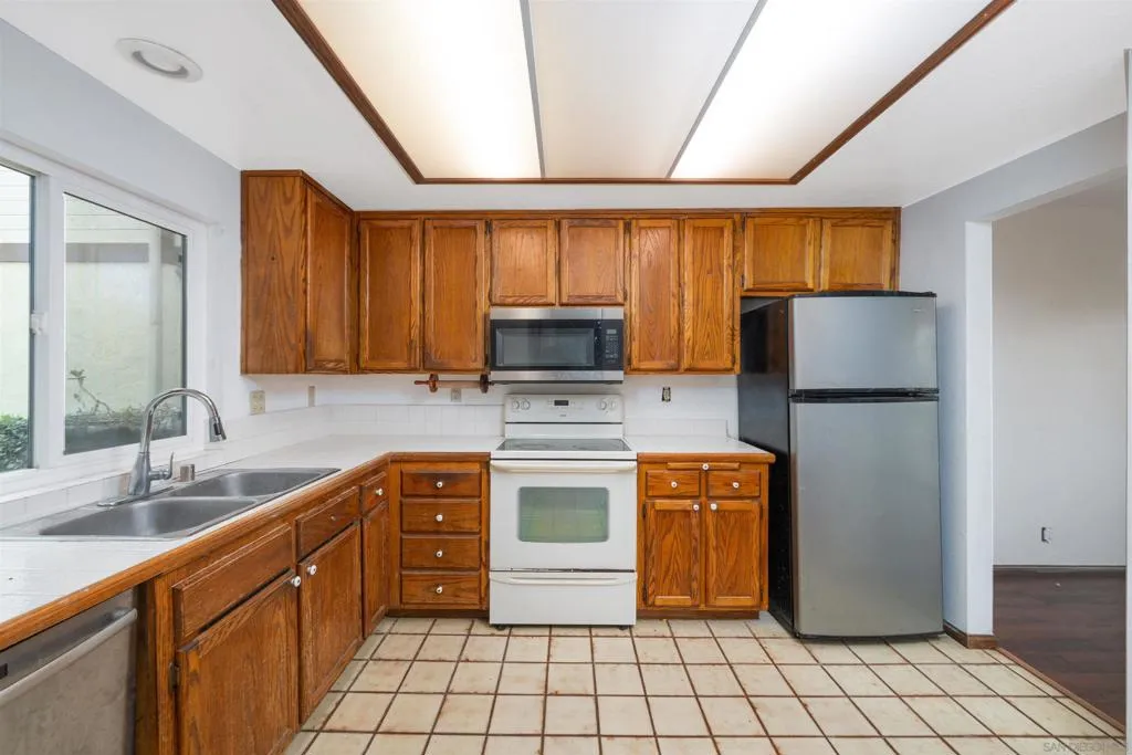 5654 Tumbleweed Way, Oceanside, California 92057 home-pic-13