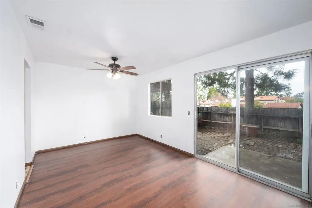 5654 Tumbleweed Way, Oceanside, California 92057 home-pic-6