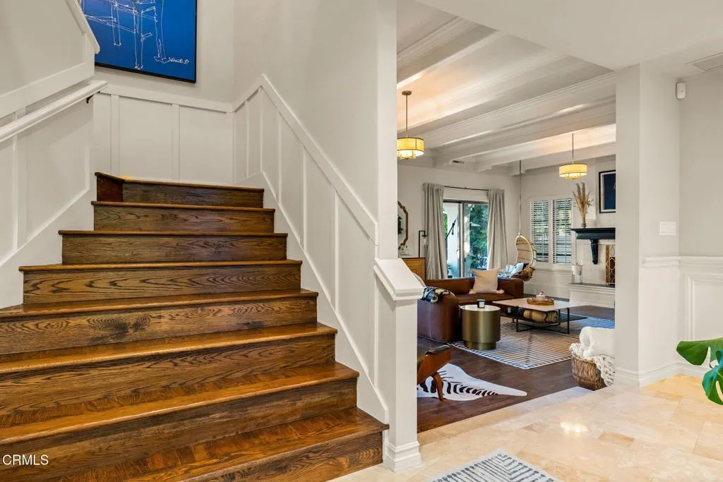45-web-or-mls-UpmarketMedia-12250Linda-e