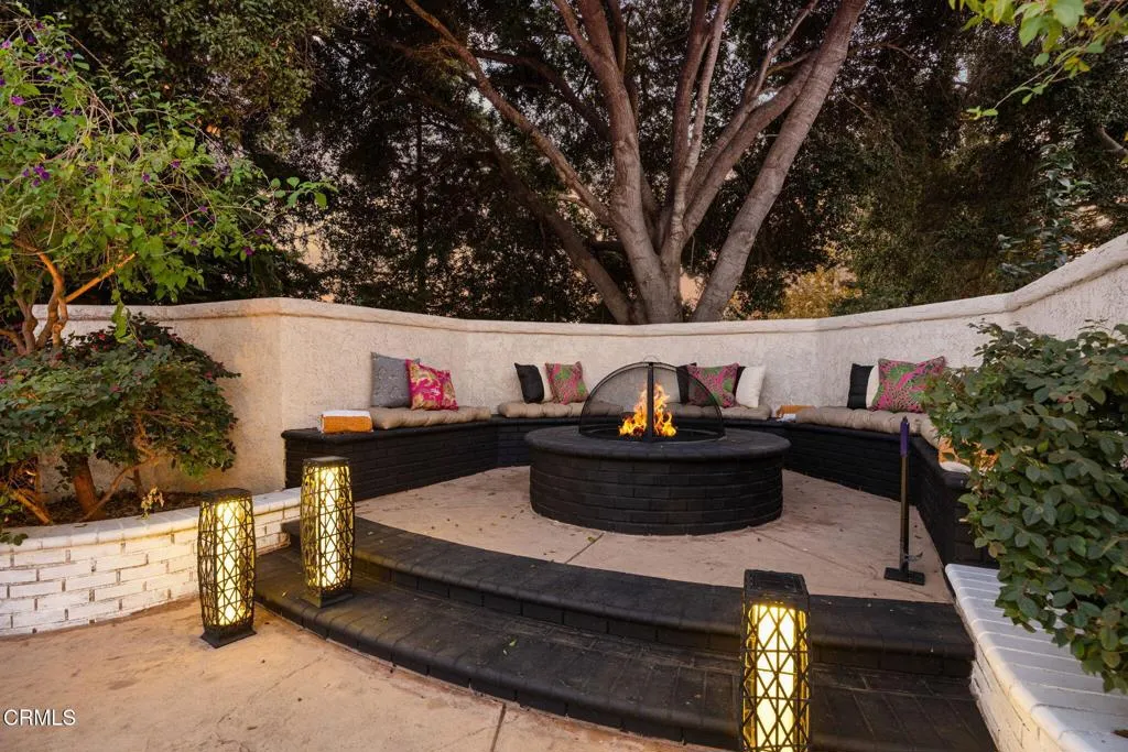 31-web-or-mls-UpmarketMedia-12250Linda-e