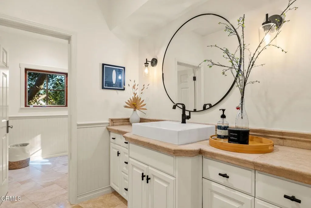 99-web-or-mls-UpmarketMedia-12250Linda-e