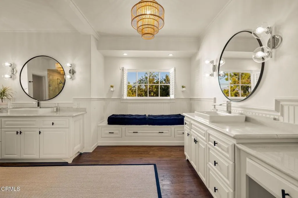 80-web-or-mls-UpmarketMedia-12250Linda-e