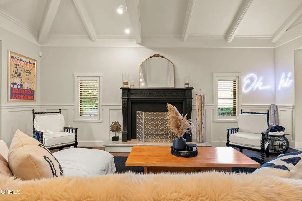 55-web-or-mls-UpmarketMedia-12250Linda-e