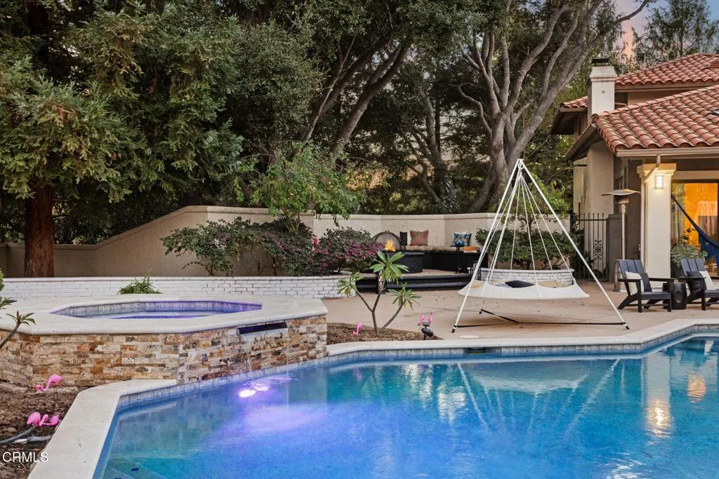 21-web-or-mls-UpmarketMedia-12250-pooled