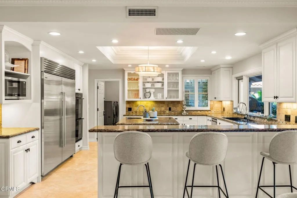 65-web-or-mls-UpmarketMedia-12250Linda-e
