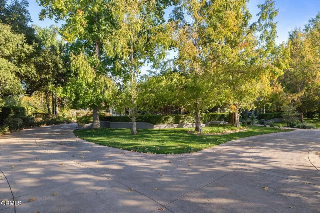 38-web-or-mls-UpmarketMedia-12250Linda-e