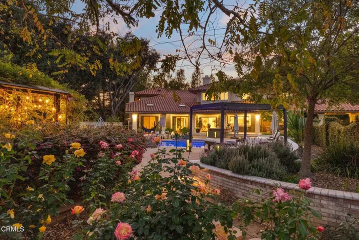32-web-or-mls-UpmarketMedia-12250Linda-e