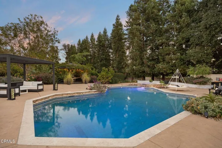 20-web-or-mls-UpmarketMedia-12250-pooled