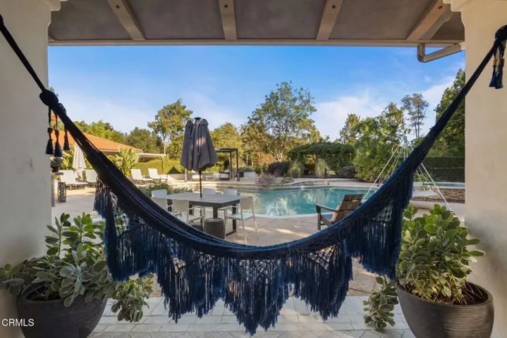 122-web-or-mls-UpmarketMedia-12250Linda-
