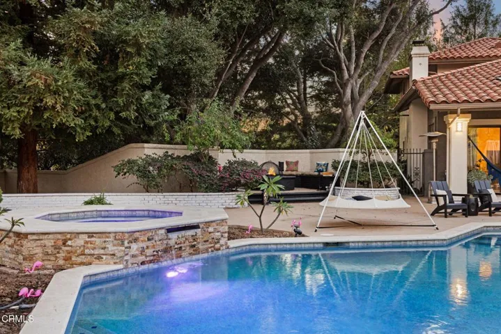 21-web-or-mls-UpmarketMedia-12250-pooled