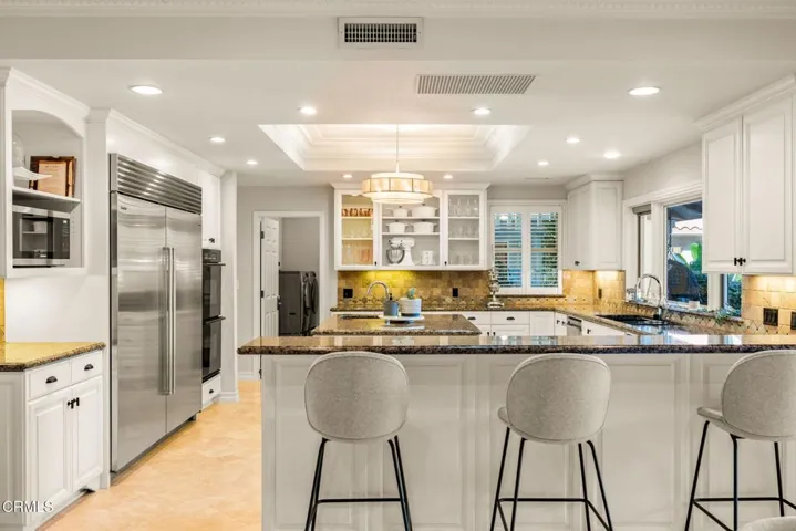 65-web-or-mls-UpmarketMedia-12250Linda-e