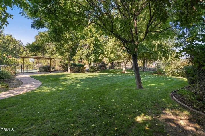 141-web-or-mls-UpmarketMedia-12250Linda-