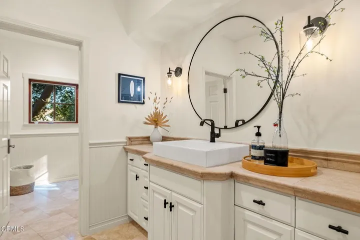 99-web-or-mls-UpmarketMedia-12250Linda-e