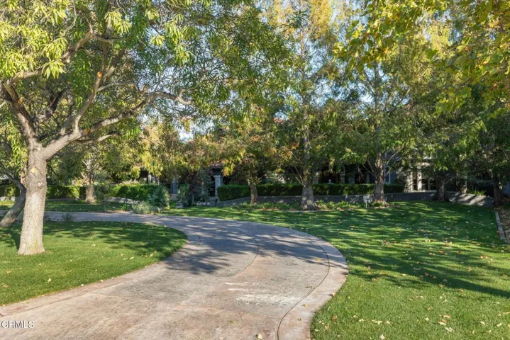 35-web-or-mls-UpmarketMedia-12250Linda-e