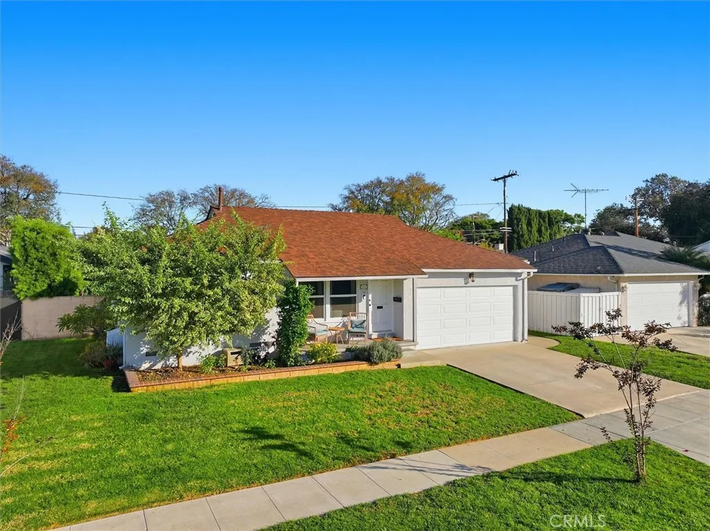 2324 Roycroft Avenue, Long Beach, California 90815 home-pic-42