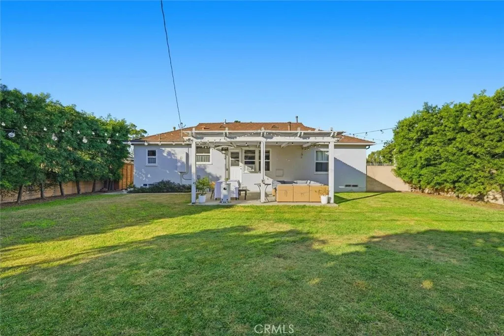 2324 Roycroft Avenue, Long Beach, California 90815 home-pic-30