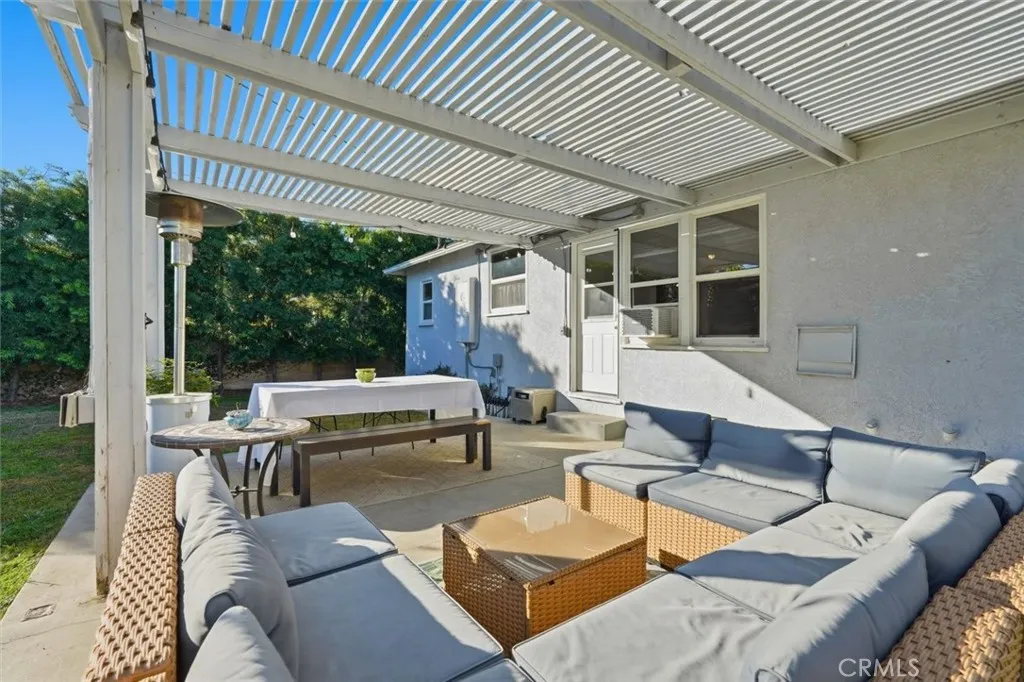 2324 Roycroft Avenue, Long Beach, California 90815 home-pic-26