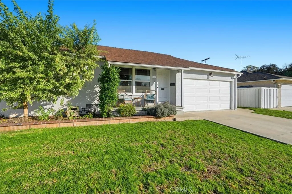 2324 Roycroft Avenue, Long Beach, California 90815 home-pic-2