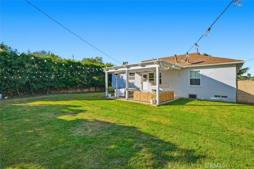 2324 Roycroft Avenue, Long Beach, California 90815 home-pic-29