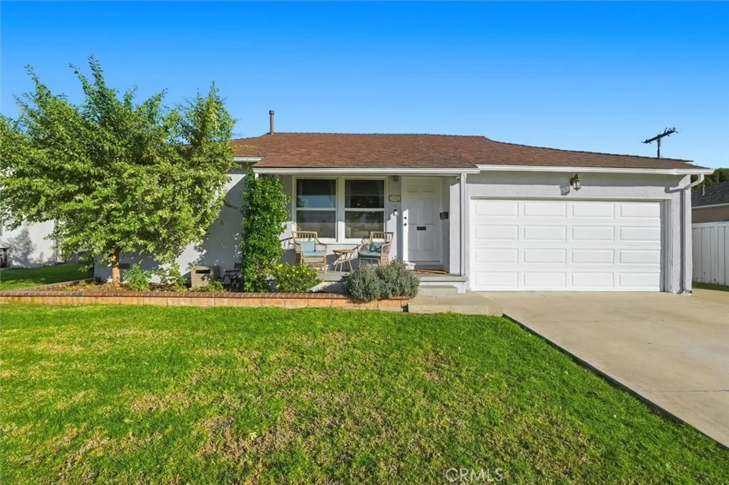 2324 Roycroft Avenue, Long Beach, California 90815 home-pic-1