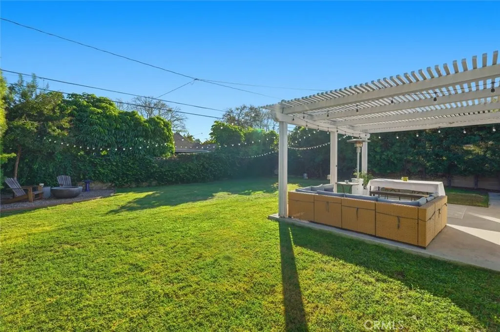 2324 Roycroft Avenue, Long Beach, California 90815 home-pic-27