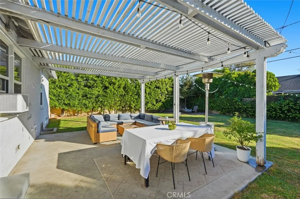 2324 Roycroft Avenue, Long Beach, California 90815 home-pic-25