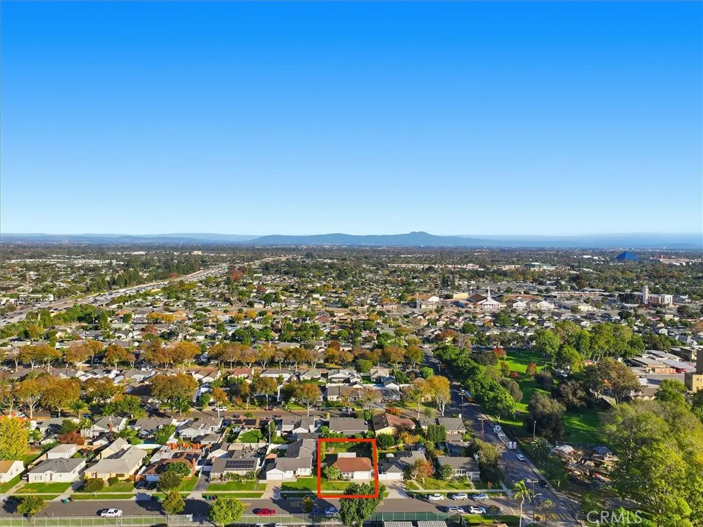 2324 Roycroft Avenue, Long Beach, California 90815 home-pic-39