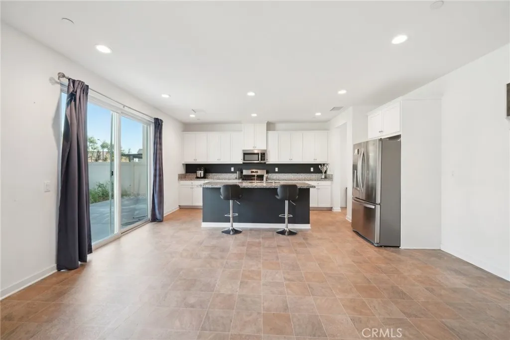 36927 Arezzo Court, Beaumont, California 92223 home-pic-10