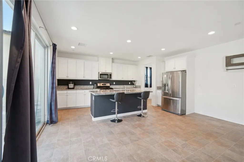 36927 Arezzo Court, Beaumont, California 92223 home-pic-11