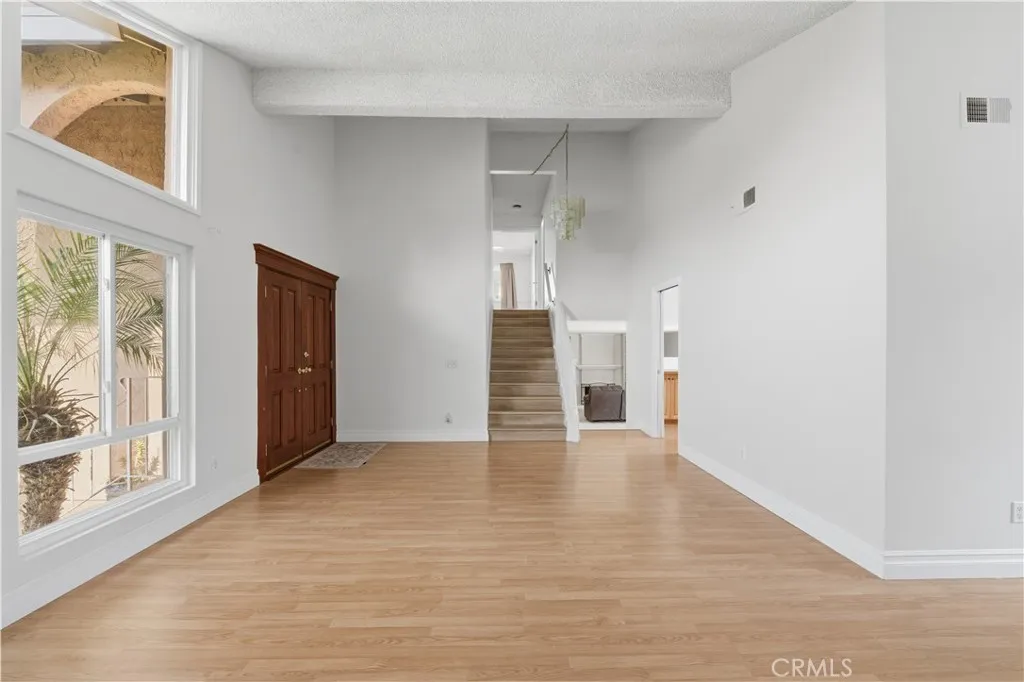 369 S Jennifer, Orange, California 92869 home-pic-6