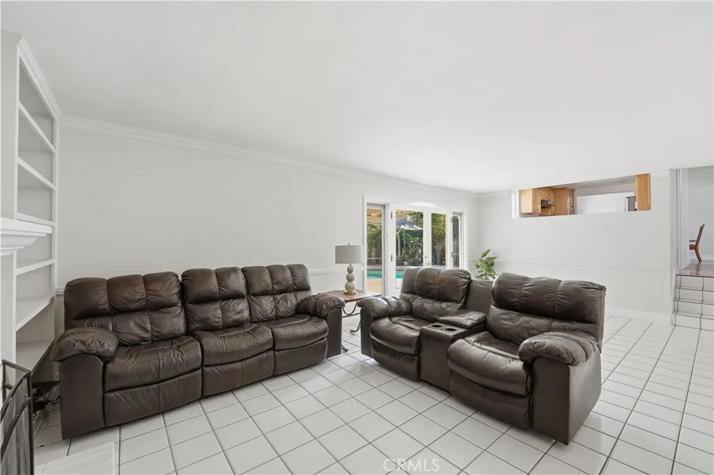 369 S Jennifer, Orange, California 92869 home-pic-20