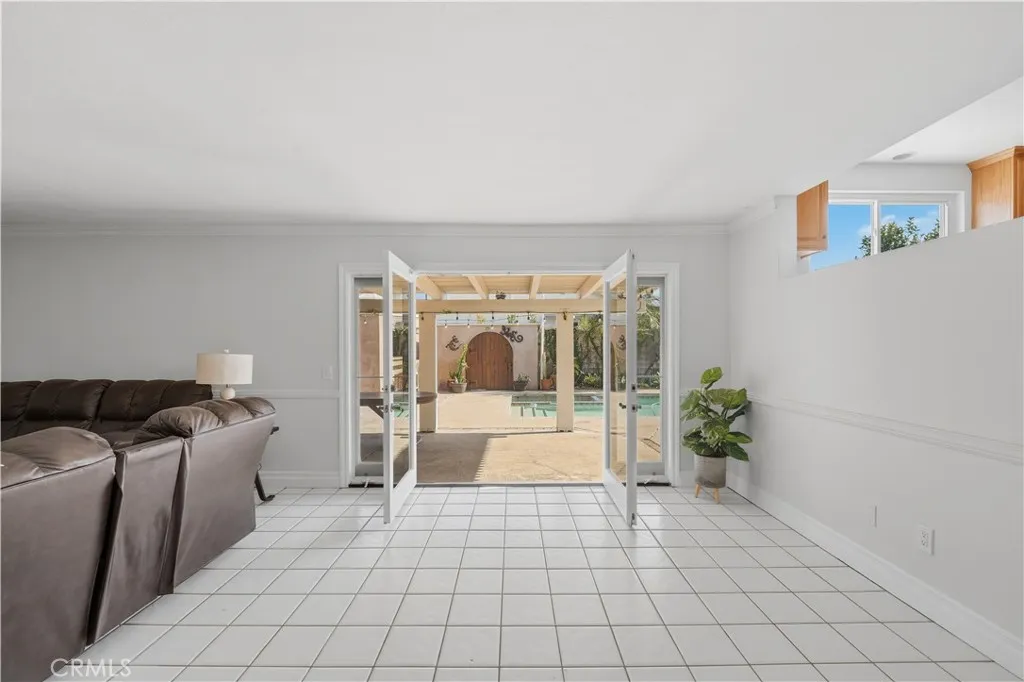 369 S Jennifer, Orange, California 92869 home-pic-17