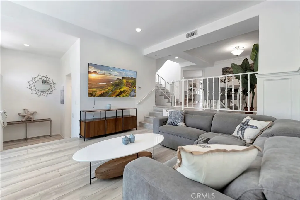 19305 Champion Lane, Huntington Beach, California 92648 home-pic-12