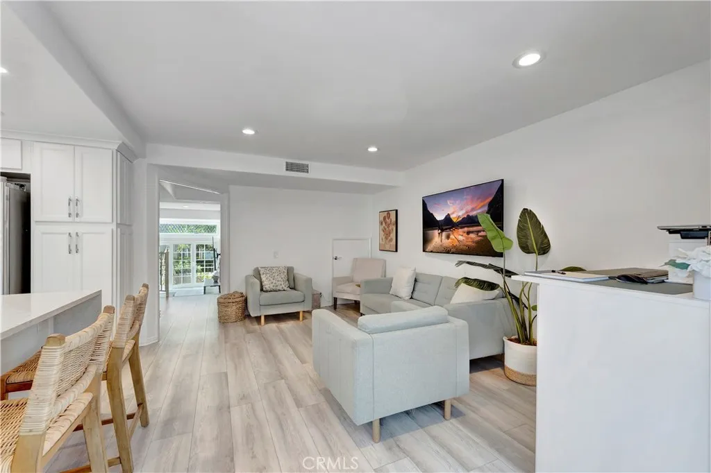19305 Champion Lane, Huntington Beach, California 92648 home-pic-17