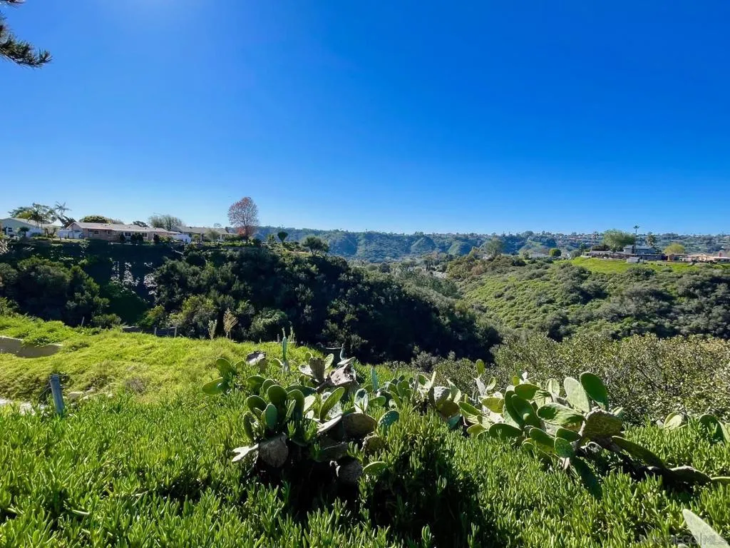 4584 Jicarillo Ave, San Diego, California 92117 home-pic-15